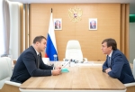 Виталий Хоценко и Сергей Кравцов обсудили обновление омских школ, детсадов и колледжей