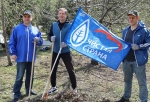 Губернатор Хоценко и депутаты от «Единой России» приняли участие во Всероссийском субботнике в Омске