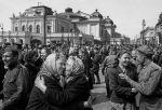 «Девушки целуют танкиста и увлекают в пляс»: как и где отмечали в Омске 9 мая 1945 года