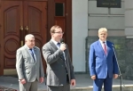 Омск получил 15 новых автомобилей скорой помощи: ключи вручили Анатолий Серышев и Виталий Хоценко