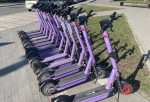 В центре Омска добавят 12 парковок для электросамокатов