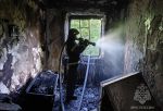 В Омске пожарные спасли из горящей квартиры женщину с ребенком 