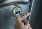 «Два-три года на распродажу»: Омск вошел в список регионов с проблемами на рынке новостроек