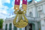 В Омске представили медаль финишера Сибирского международного марафона-2026