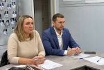 В Омске прошел круглый стол по проблемам управляющих компаний: в обсуждении участвовали жители, депутат и ГЖИ