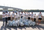 На Иртышской набережной прошла уборка при участии сотрудников ОНПЗ