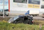 В Омске машина с двумя детьми влетела в столб