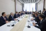  Губернатор Омской области Хоценко отметил рост товарооборота с Узбекистаном