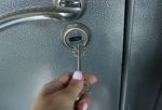 Омский инвалид получил квартиру спустя 14 лет в очереди