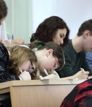 В Омской области 35 школьников сдали ЕГЭ на 100 баллов