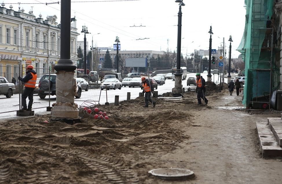 Руины, ямы и грязь: посмотрите, как выглядел Любинский проспект в Омске ровно 7 лет назад