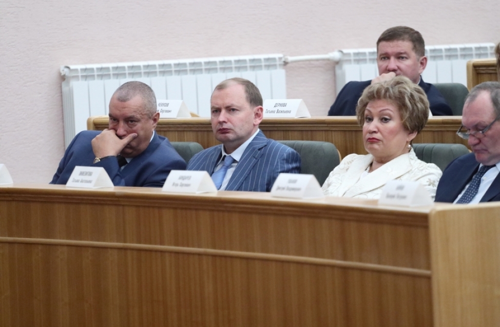 Наступил себе на горло: несмотря на простуду, врио Бурков отчитался о работе правительства