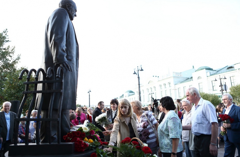 Памятник михаилу ульянову в москве где