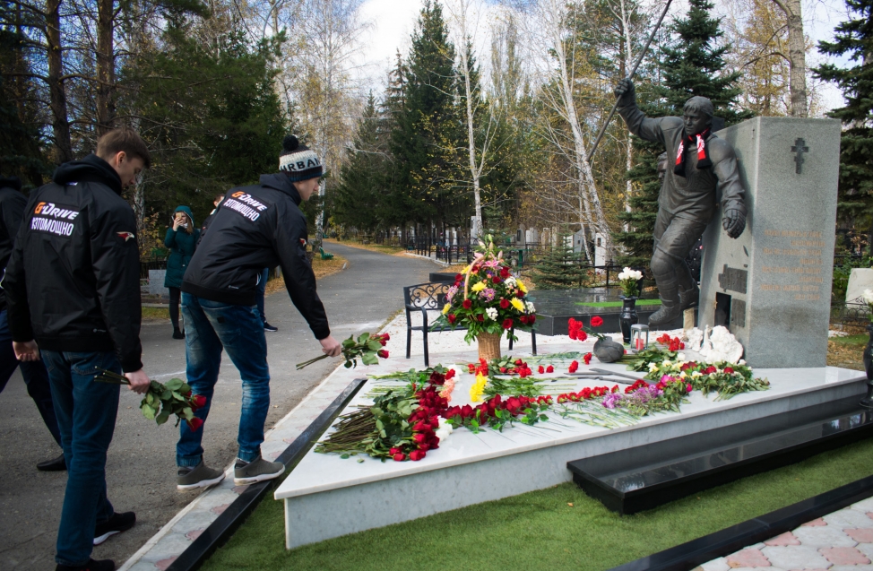 Где похоронена васильева. Алексея Черепанова хоккеиста.