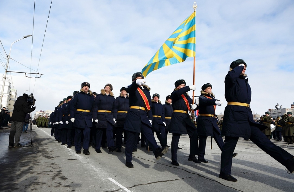 В Омске прошел парад в честь Дня защитника отечества