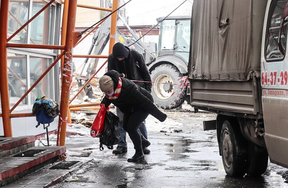 Что нам стоит ТОК построить: на остановке «Городок Водников» снесли старые киоски ради нового павильона