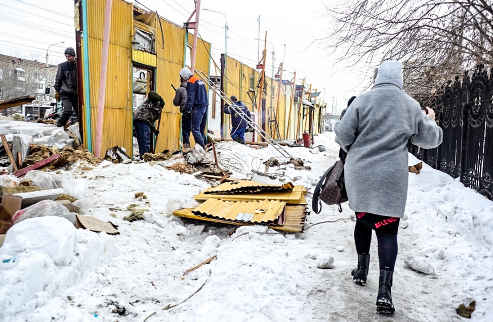 Что нам стоит ТОК построить: на остановке «Городок Водников» снесли старые киоски ради нового павильона