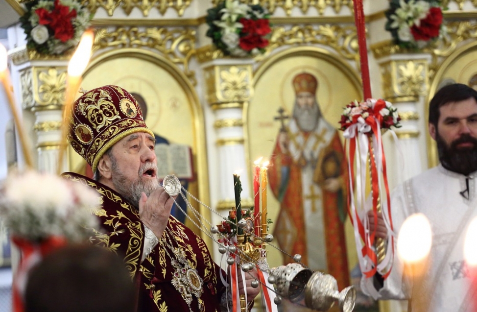 Предвыборное служение: перед стартом выборной кампании омские кандидаты в депутаты пришли на пасхальную службу