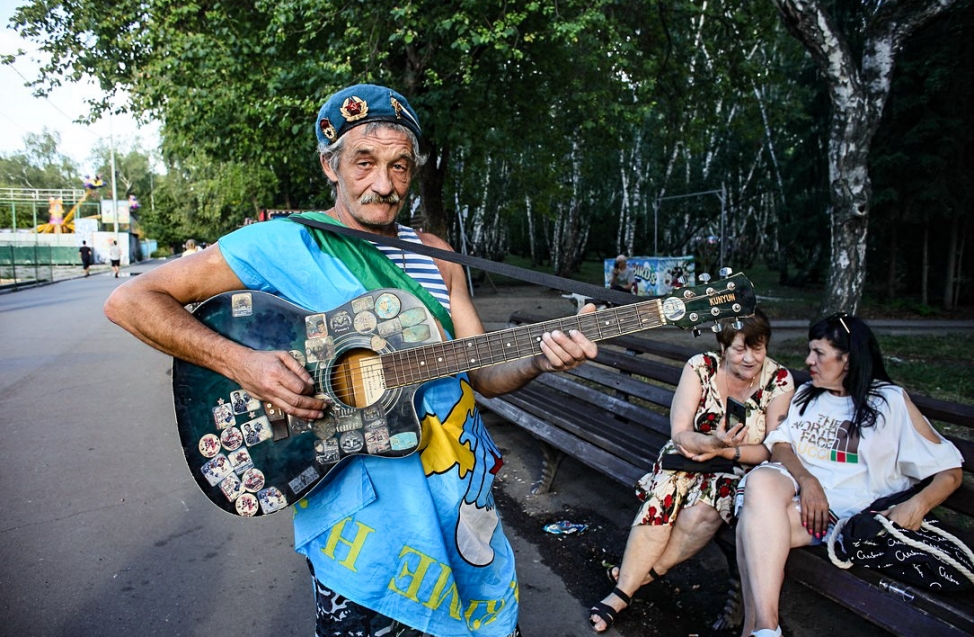 Приуныли, но не сдались: в Омске отпраздновали день ВДВ с неработающими фонтанами