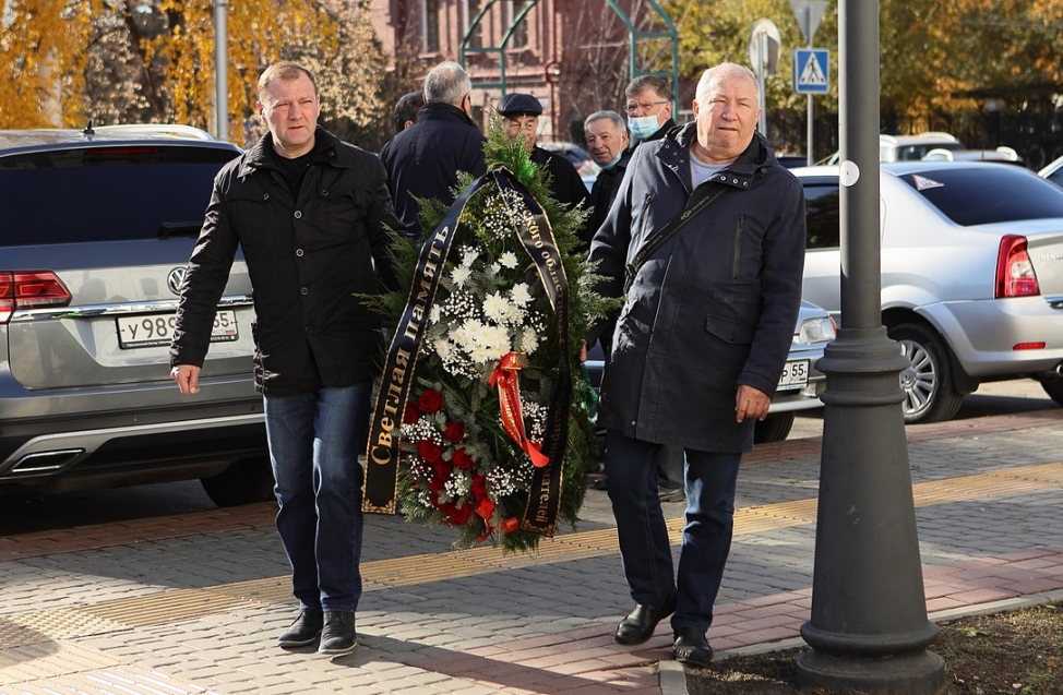 В Омске простились со строителем Николаем Лицкевичем - похороны собрали вместе практически всех бывших чиновников 