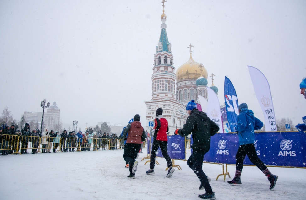 Самый холодный забег: как в Омске прошел Рождественский полумарафон