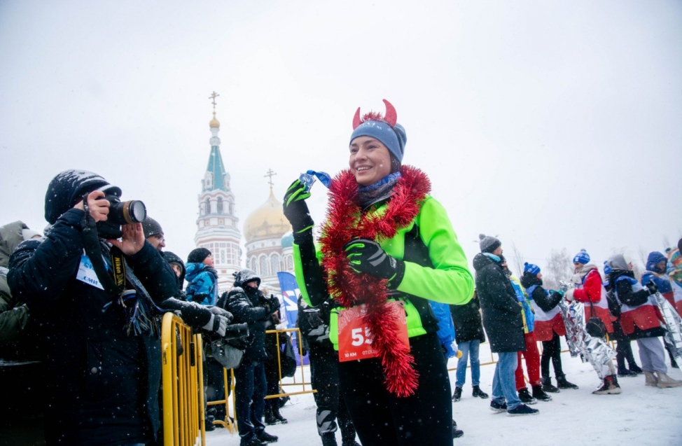 Самый холодный забег: как в Омске прошел Рождественский полумарафон