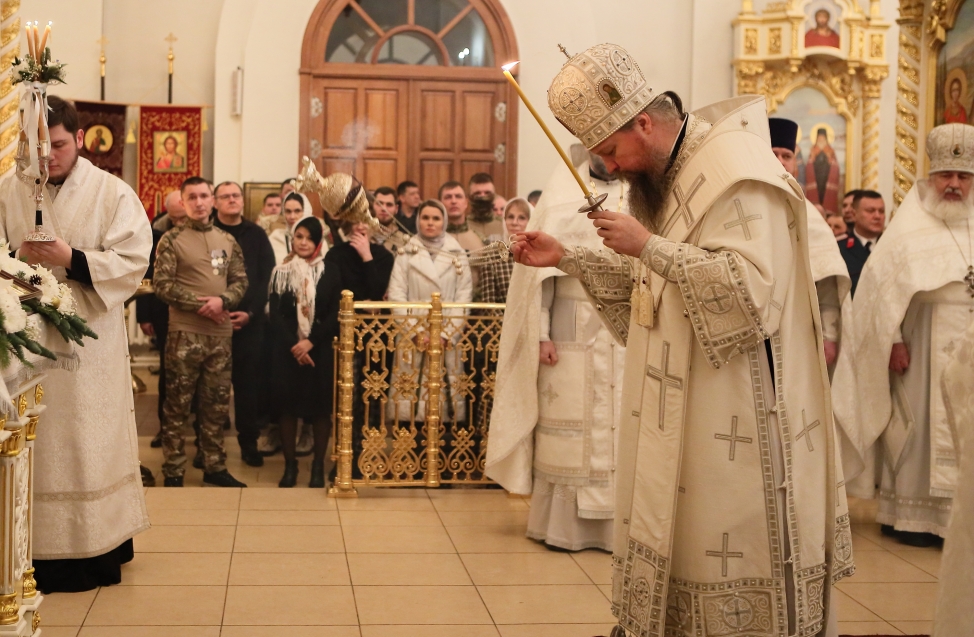 Первое Рождество в Омске: новый митрополит Дионисий совершил божественную литургию (фото)