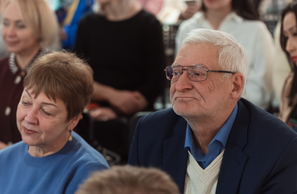 «Читателя обязательно нужно обмануть»: прошла презентация книги омских авторов «Лисы не строят нор» 