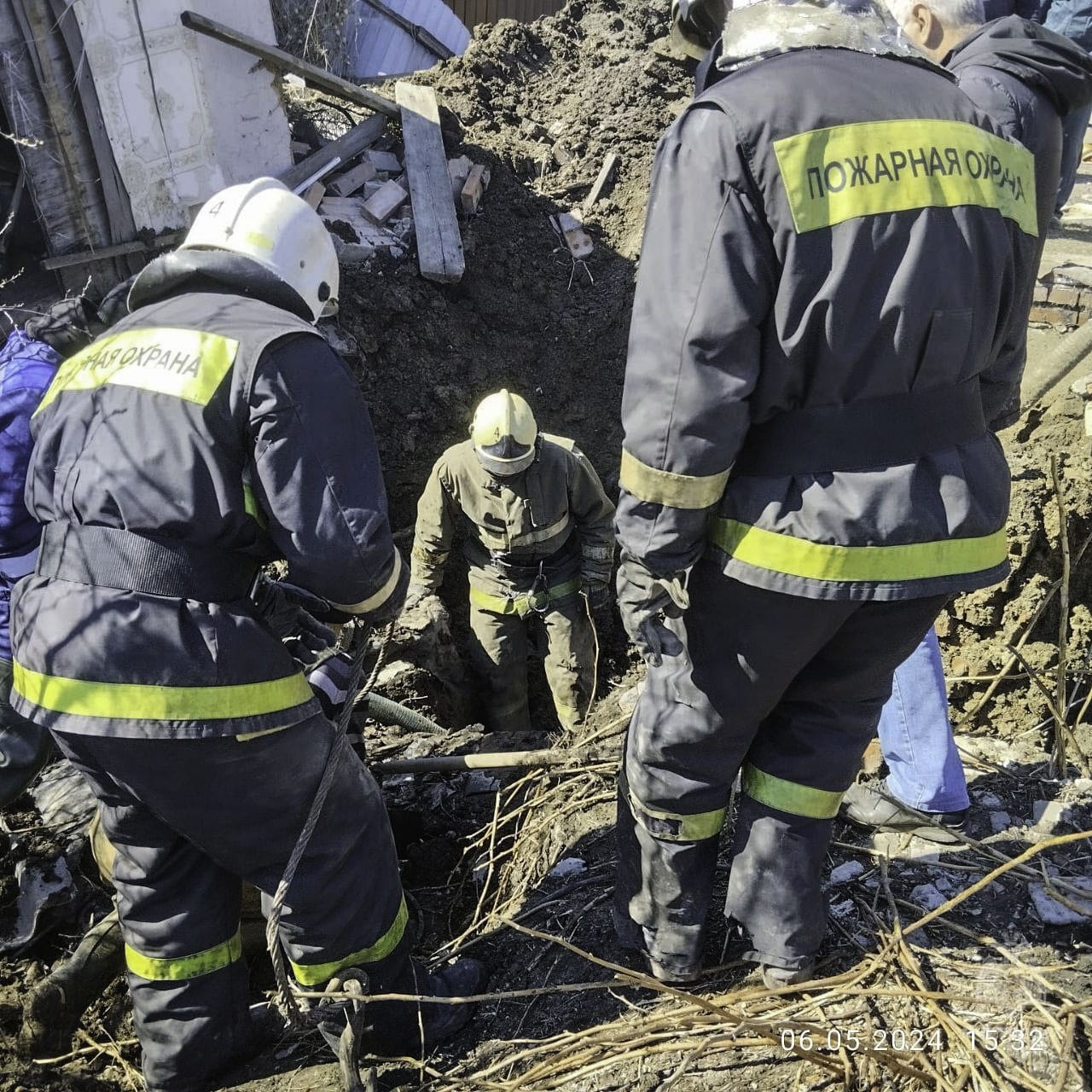 В Омске двое мужчин провалились в водопроводный коллектор - один из них  погиб | 06.05.2024 | Омск - БезФормата