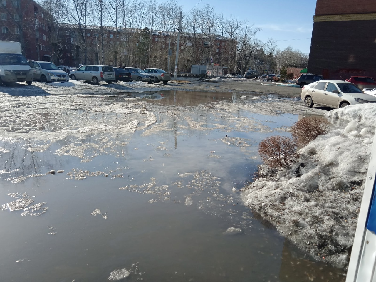 Город омск затопило. Омск затопленные улицы. Омск затопление. Вода в Омске.