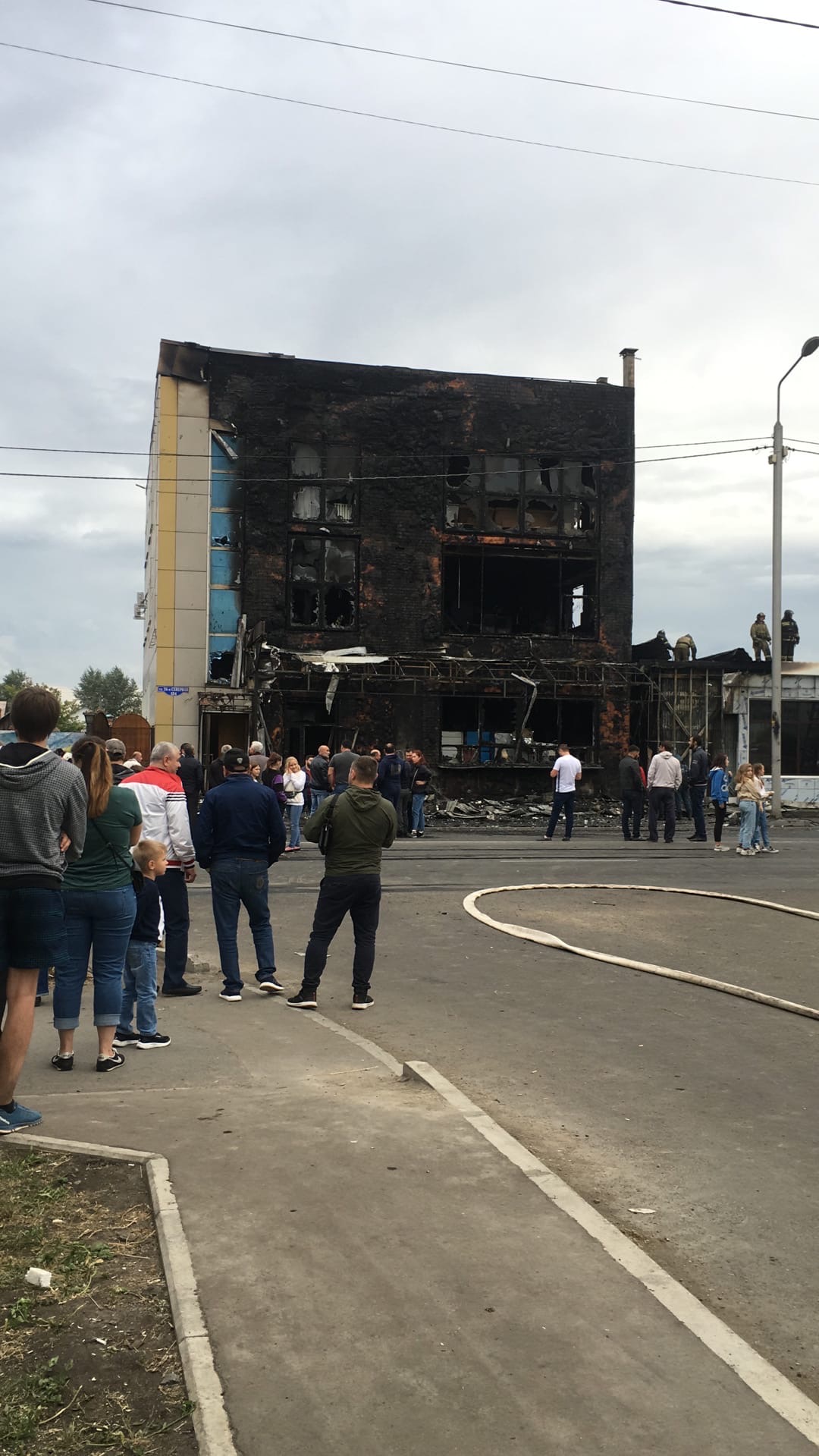 Народу собралось как в кинотеатре» — с мощным пожаром на 24-й Северной в  Омске спасатели разбирались почти четыре часа | 22.06.2020 | Омск -  БезФормата