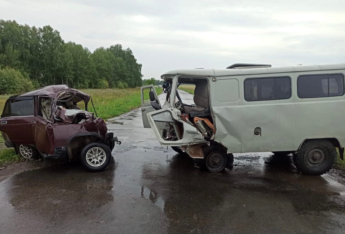 Трое погибших и 8 пострадавших, в том числе трое детей – жуткое ДТП в  Омской области (ФОТО)