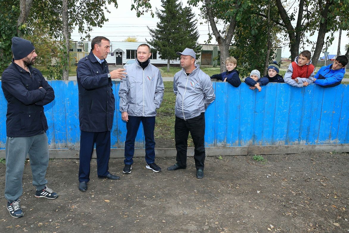 Омская область кормиловский. Село Борки Кормиловский район. Село Борки Омская область. Борки Омская область Кормиловский район. Борки Кормиловский район Омской области школа.