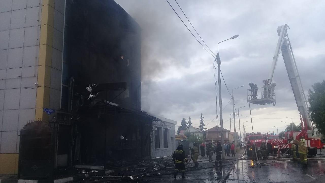 В Омске горит трехэтажное здание на 24-й Северной | 21.06.2020 | Омск -  БезФормата