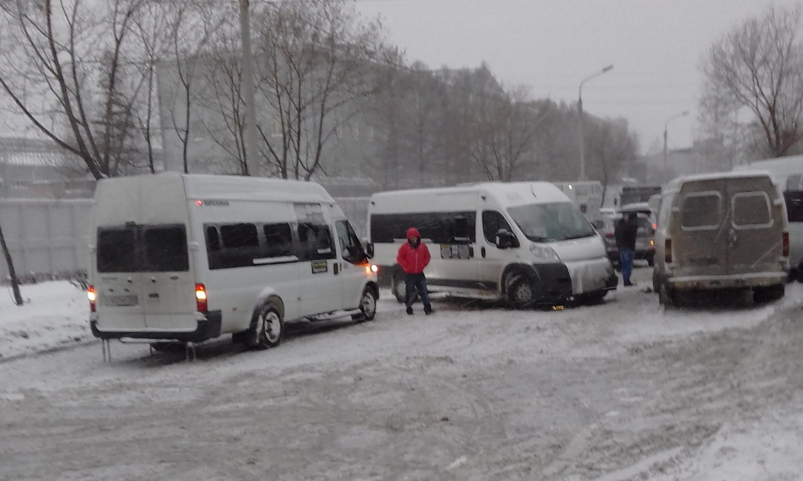 В омске на неделю. Происшествия Омск за неделю криминал. Криминал в Омске за сутки. Происшествия в Омске ГИБДД. Авария на Кордном поселке.